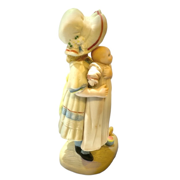 Jan Hagara- Jenny and her Bye Lo Doll Figurine - Picture 7 of 9